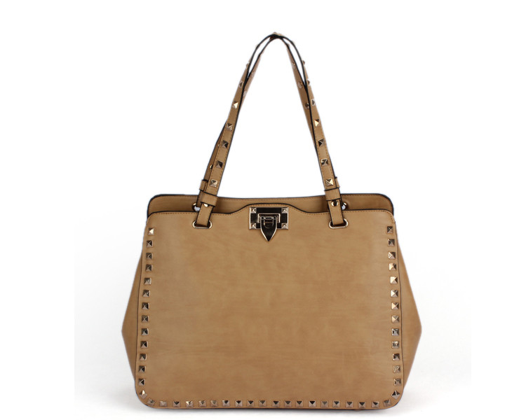 Rivets Shoulder Messenger Bag on Luulla